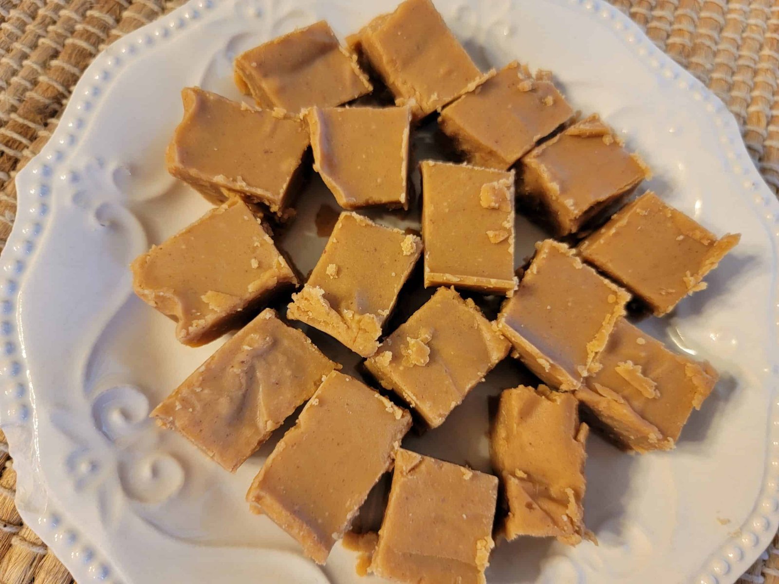 The Easiest Peanut Butter Fudge- Low Carb & Trim Healthy Mama S