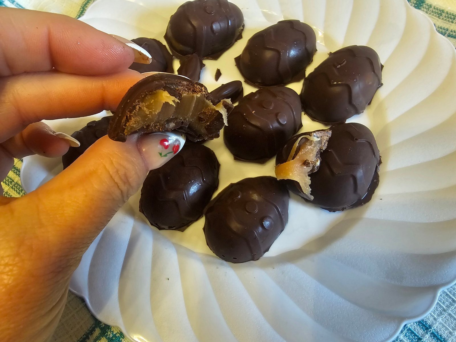 Indulge Without the Guilt: Sugar-free Caramel Filled Chocolate Eggs!